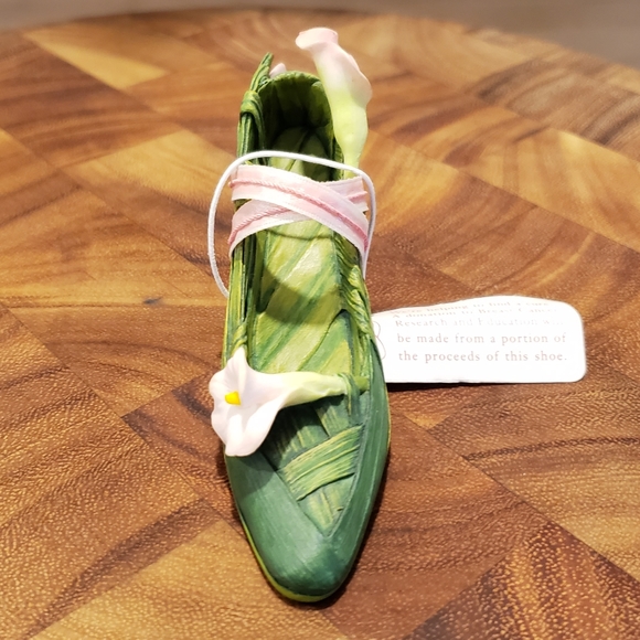 Just the Right Shoe, Calla Lily, 25092, 1999 - Picture 7 of 11